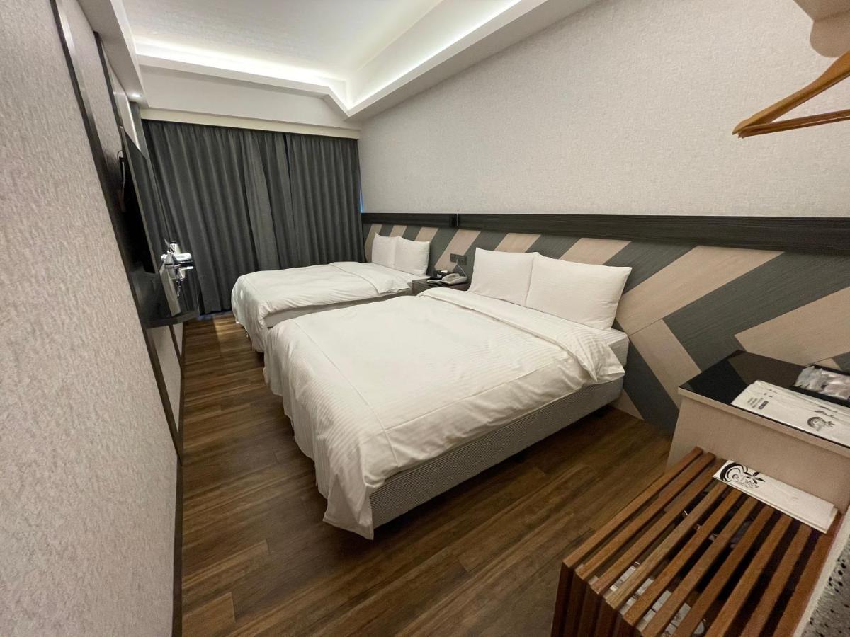 Weifeng Boutique Business Hotel - Zhanqian Branch Pingtung Экстерьер фото